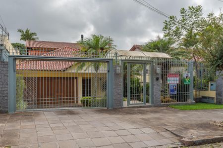 Casa à venda com 250m², 5 quartos e 4 vagasFachada
