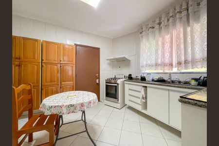 Casa para alugar com 184m², 4 quartos e 5 vagasCozinha