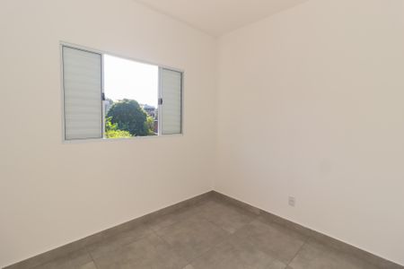 Quarto 1 de casa para alugar com 2 quartos, 61m² em Jardins Recanto das Rosas, São Paulo