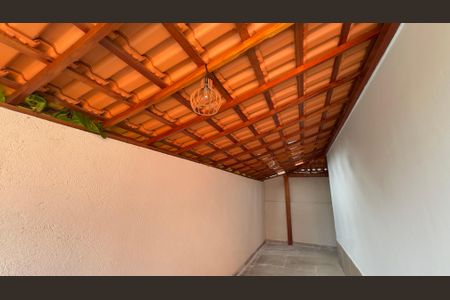 Casa de condomínio para alugar com 76m², 2 quartos e 1 vagaÁrea de Serviço