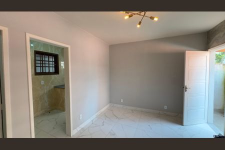 Casa de condomínio para alugar com 76m², 2 quartos e 1 vagaSala