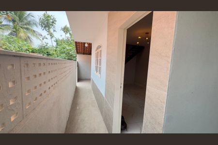 Casa de condomínio para alugar com 76m², 2 quartos e 1 vagaCorredor