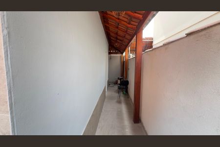 Casa de condomínio para alugar com 76m², 2 quartos e 1 vagaCorredor