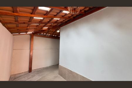 Casa de condomínio para alugar com 76m², 2 quartos e 1 vagaÁrea de Serviço