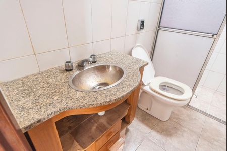 Casa à venda com 157m², 2 quartos e 4 vagas Casa à venda com 157m², 2 quartos e 4 vagasBanheiro