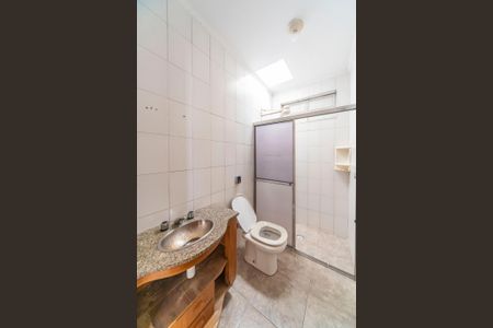 Casa à venda com 157m², 2 quartos e 4 vagas Casa à venda com 157m², 2 quartos e 4 vagasBanheiro