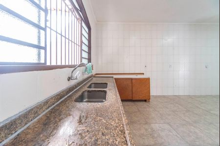 Casa à venda com 157m², 2 quartos e 4 vagas Casa à venda com 157m², 2 quartos e 4 vagasCozinha