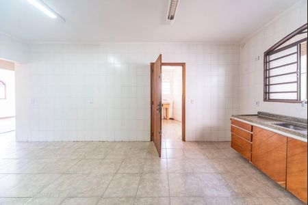 Casa à venda com 157m², 2 quartos e 4 vagas Casa à venda com 157m², 2 quartos e 4 vagasCozinha