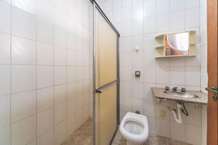 Casa à venda com 157m², 2 quartos e 4 vagas Casa à venda com 157m², 2 quartos e 4 vagasBanheiro do Quarto 2