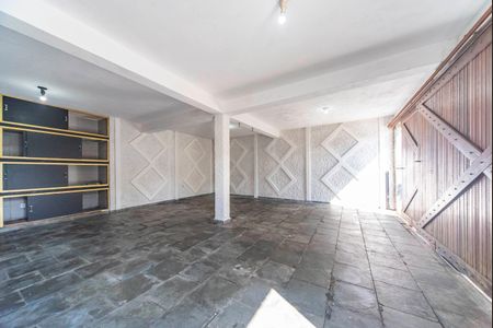 Casa à venda com 157m², 2 quartos e 4 vagas Casa à venda com 157m², 2 quartos e 4 vagasGaragem