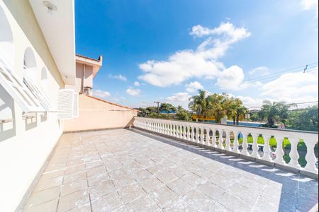 Casa à venda com 157m², 2 quartos e 4 vagas Casa à venda com 157m², 2 quartos e 4 vagasVaranda da Frente