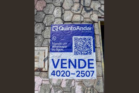 Casa à venda com 157m², 2 quartos e 4 vagas Casa à venda com 157m², 2 quartos e 4 vagasPlaca Instalada na Fachada