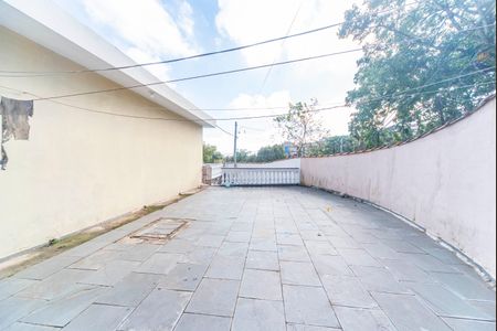 Casa à venda com 157m², 2 quartos e 4 vagas Casa à venda com 157m², 2 quartos e 4 vagasQuintal