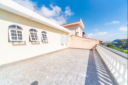 Casa à venda com 157m², 2 quartos e 4 vagas Casa à venda com 157m², 2 quartos e 4 vagasVaranda da Frente