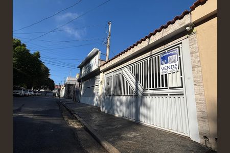Casa à venda com 140m², 2 quartos e 2 vagasFachada