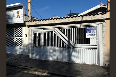Casa à venda com 140m², 2 quartos e 2 vagasFachada