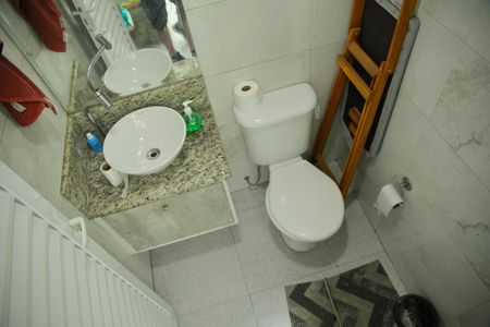 Casa à venda com 140m², 2 quartos e 2 vagasBanheiro de serviço/área de convivência