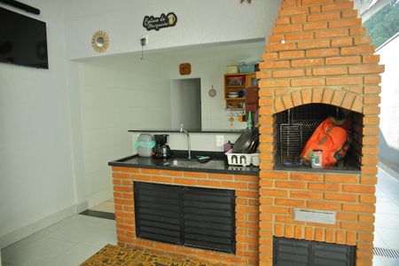Casa à venda com 140m², 2 quartos e 2 vagasÁrea de convivência /Churrasqueira 