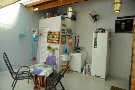 Casa à venda com 140m², 2 quartos e 2 vagasÁrea de convivência /Churrasqueira 