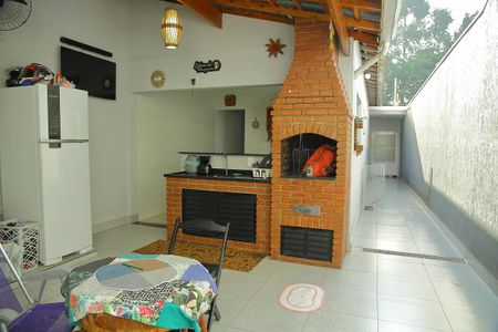 Casa à venda com 140m², 2 quartos e 2 vagasÁrea de convivência /Churrasqueira 