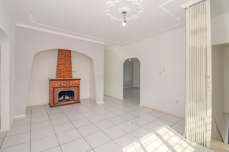 Sala de casa de condomínio à venda com 3 quartos, 212m² em Cristo Rei, Porto Alegre