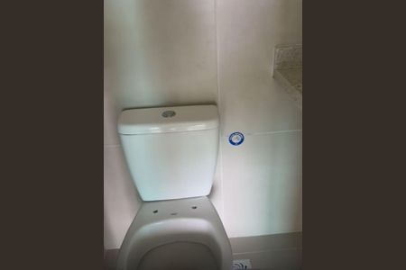 Banheiro de apartamento para alugar com 2 quartos, 55m² em Patamares, Salvador