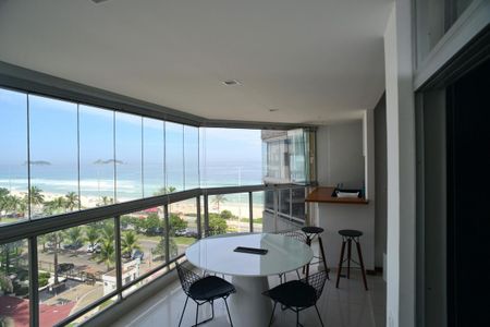 Apartamento para alugar com 65m², 1 quarto e 1 vagaVaranda