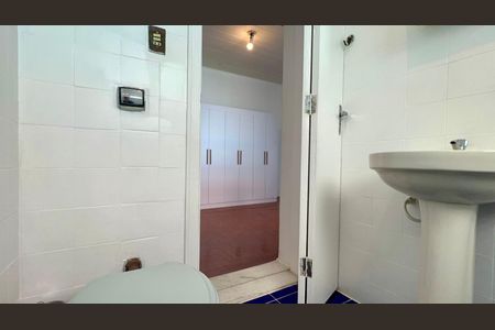 Banheiro da Suíte de casa à venda com 2 quartos, 100m² em Pinheiros, São Paulo