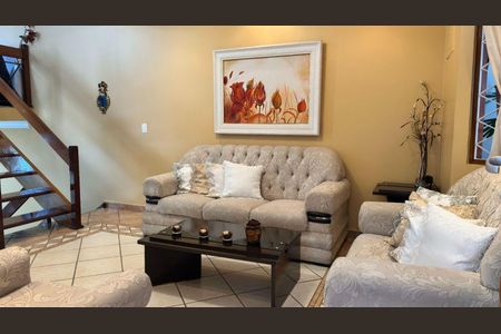 Casa à venda com 4 quartos, 220m² em Jardim Santa Clara, Guarulhos