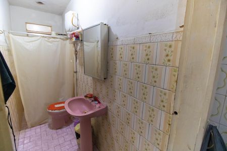 Casa à venda com 75m², 2 quartos e sem vaga Casa à venda com 75m², 2 quartos e sem vagaBanheiro Social