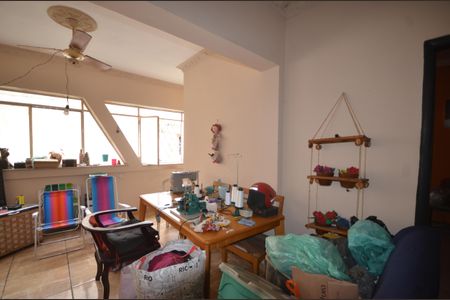 Sala de casa para alugar com 3 quartos, 260m² em Vila Valqueire, Rio de Janeiro