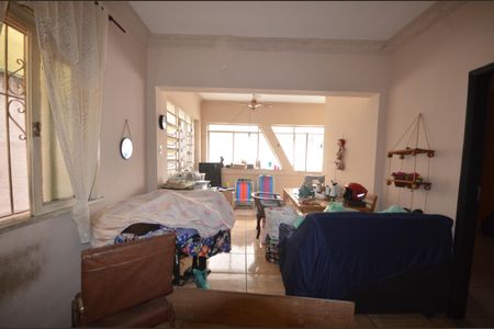 Sala de casa para alugar com 3 quartos, 260m² em Vila Valqueire, Rio de Janeiro