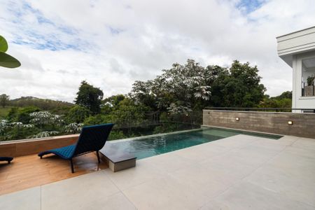 Casa de condomínio à venda com 489m², 4 quartos e 7 vagasFoto 02