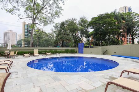 Apartamento à venda com 126m², 3 quartos e 2 vagas Apartamento à venda com 126m², 3 quartos e 2 vagasÁrea comum - Piscina