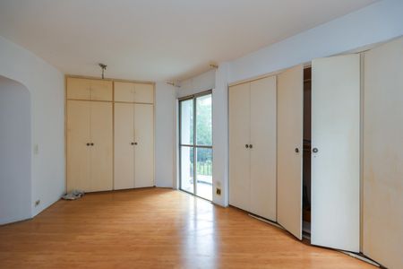 Apartamento à venda com 126m², 3 quartos e 2 vagas Apartamento à venda com 126m², 3 quartos e 2 vagasSuíte
