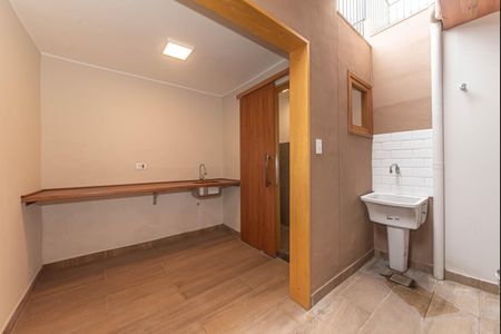 Casa à venda com 70m², 2 quartos e 2 vagasLavanderia