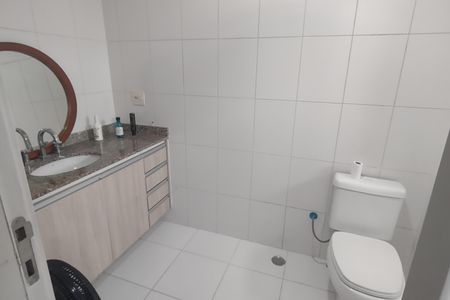 Apartamento para alugar com 242m², 4 quartos e 4 vagas Apartamento para alugar com 242m², 4 quartos e 4 vagasBanheiro da Suíte 2