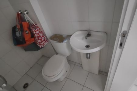 Apartamento para alugar com 242m², 4 quartos e 4 vagas Apartamento para alugar com 242m², 4 quartos e 4 vagasBanheiro