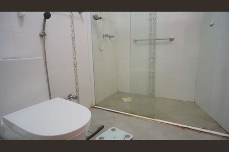 Apartamento à venda com 192m², 3 quartos e 1 vaga Apartamento à venda com 192m², 3 quartos e 1 vagaBanheiro