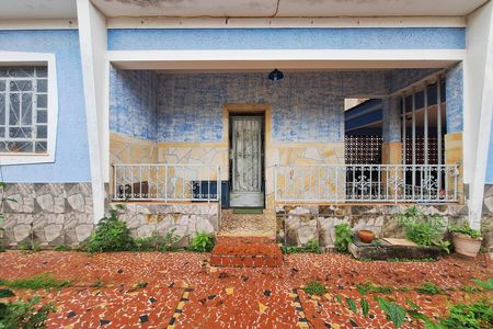 Casa à venda com 150m², 3 quartos e 4 vagas Casa à venda com 150m², 3 quartos e 4 vagasQuintal