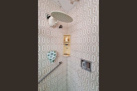 Casa à venda com 150m², 3 quartos e 4 vagas Casa à venda com 150m², 3 quartos e 4 vagasBanheiro 1