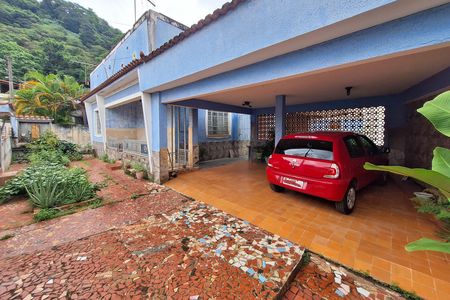 Casa à venda com 150m², 3 quartos e 4 vagas Casa à venda com 150m², 3 quartos e 4 vagasQuintal