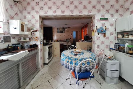 Casa à venda com 150m², 3 quartos e 4 vagas Casa à venda com 150m², 3 quartos e 4 vagasCozinha