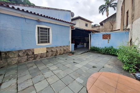 Casa à venda com 150m², 3 quartos e 4 vagas Casa à venda com 150m², 3 quartos e 4 vagasQuintal