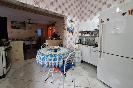 Casa à venda com 150m², 3 quartos e 4 vagas Casa à venda com 150m², 3 quartos e 4 vagasCozinha