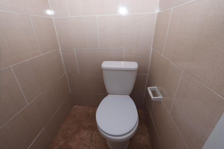 Banheiro de casa para alugar com 1 quarto, 30m² em Vila Alpina, São Paulo