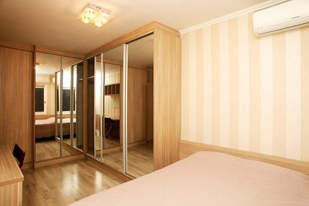 Quarto 1 de apartamento à venda com 2 quartos, 76m² em Moinhos de Vento, Porto Alegre