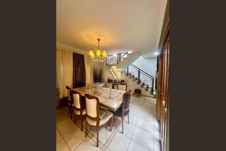 Casa à venda com 3 quartos, 279m² em Jardim Ipanema, Santo André