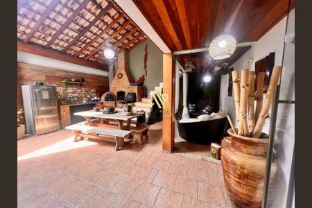 Casa à venda com 3 quartos, 279m² em Jardim Ipanema, Santo André