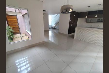 Sala de casa de condomínio para alugar com 3 quartos, 150m² em Granja Marileusa, Uberlândia